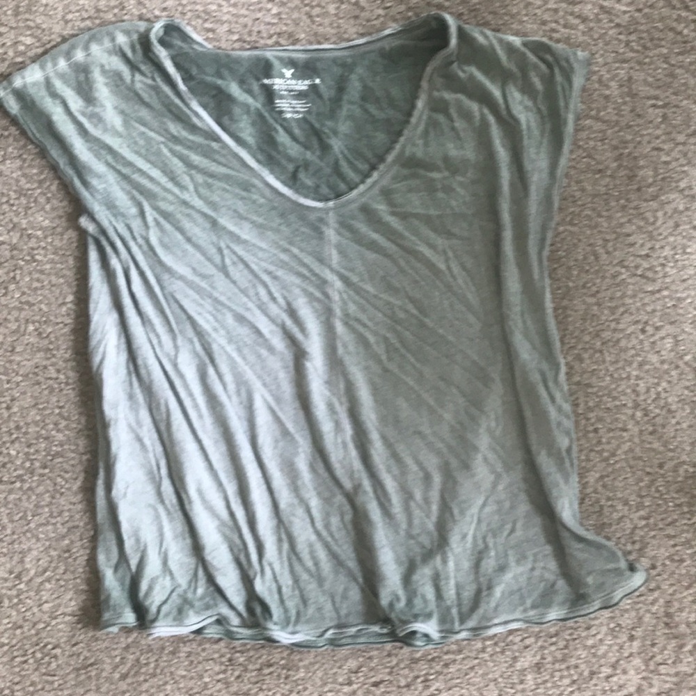 American Eagle T shirt